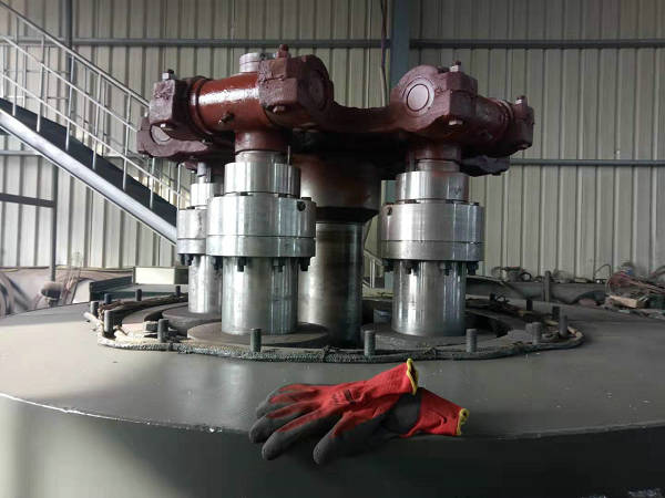 雷蒙机磨粉机加工现场